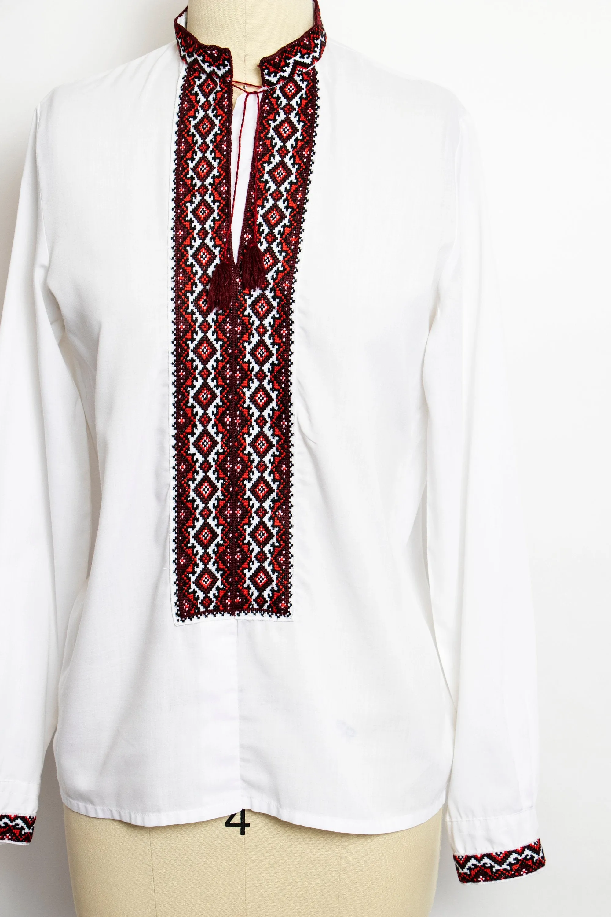 1970s Blouse Embroidered Ivory Boho Top 70s Small