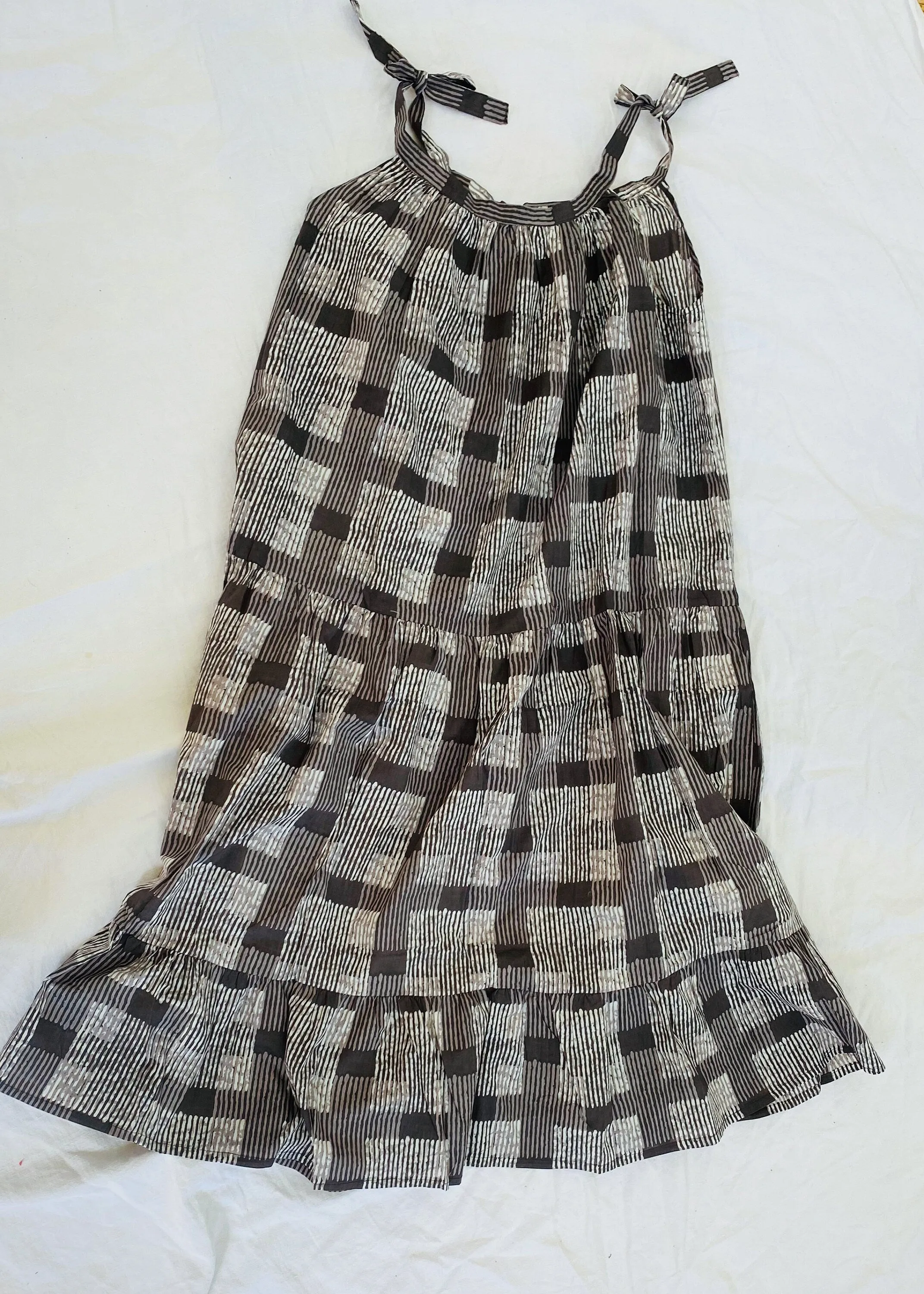 Fantastic Block Print Sun Dress. Neutrals. Size XS - M.